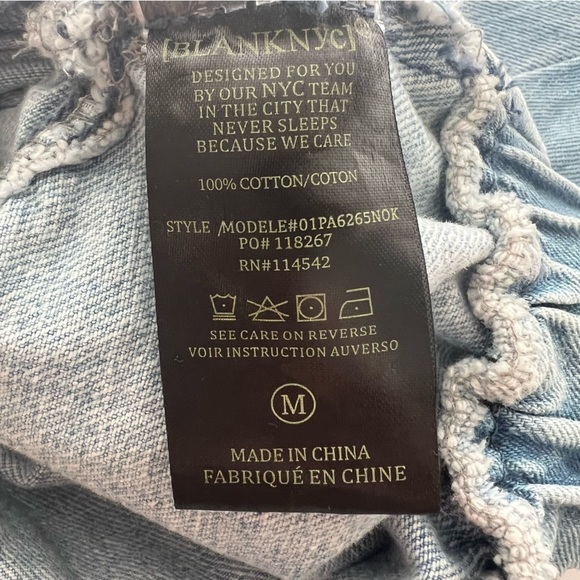 Blank NYC Cropped Demin Trucker Jacket Elastic Waist  M - Picture 8 of 10